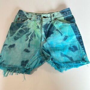 Levi’s - vintage tie dye cheeky shorts, higher rise